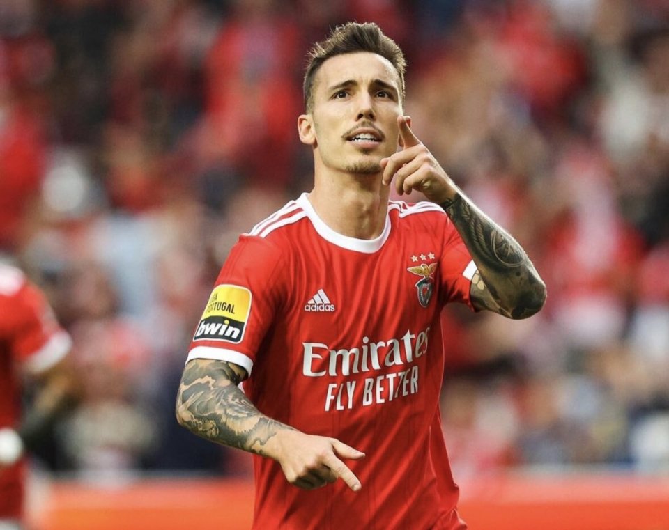 关于官宣日葡超传出新动向;巴塞罗那火线驰援;高层表态:目标明确;训练强度显著提升的信息 关于官宣日葡超传出新动向;巴塞罗那火线驰援;高层表态:目标明确;训练强度显著提升的信息