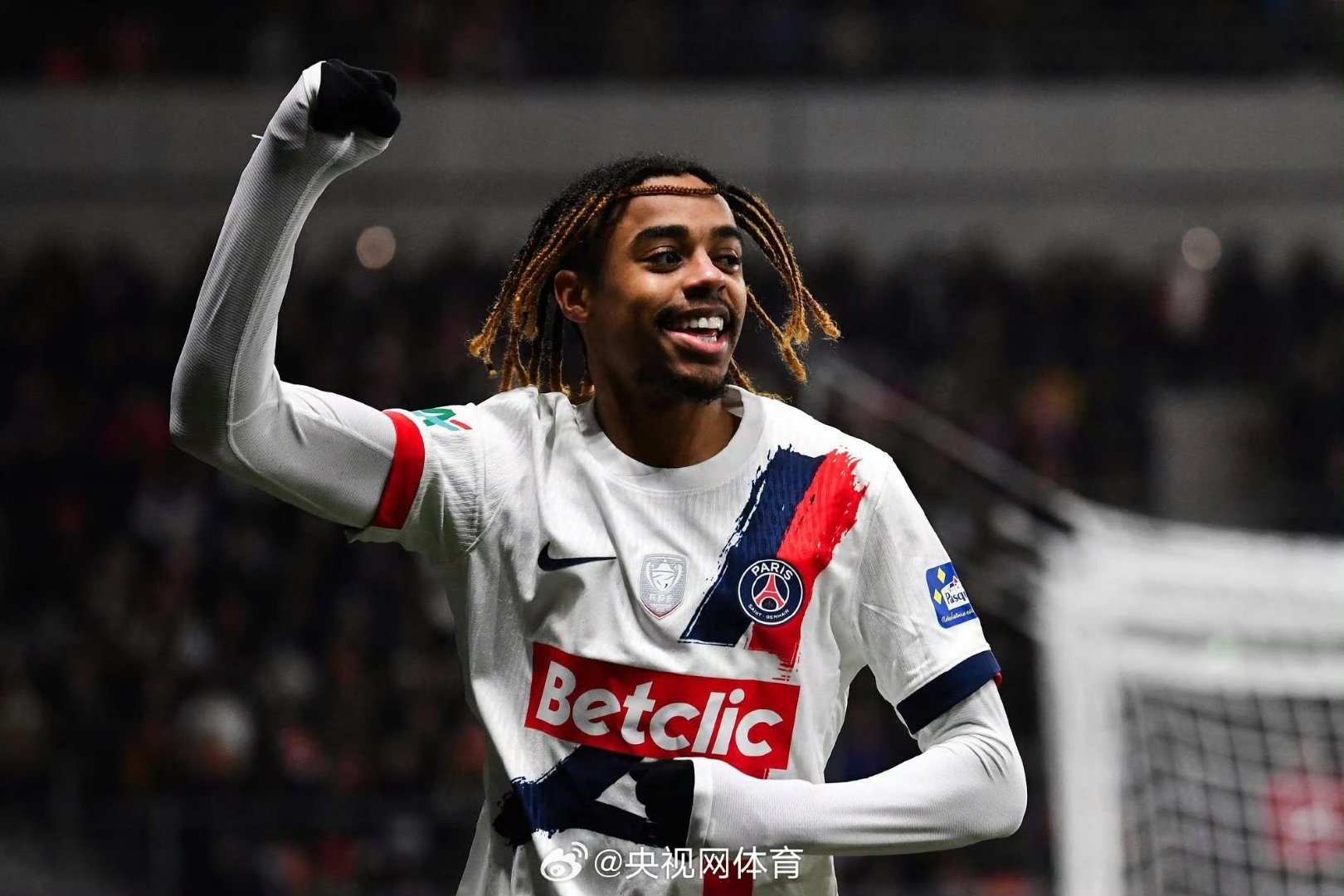 德罗巴意外战胜法国队，战术调整引爆全场！赢得满堂喝彩(德罗赞进攻集锦)