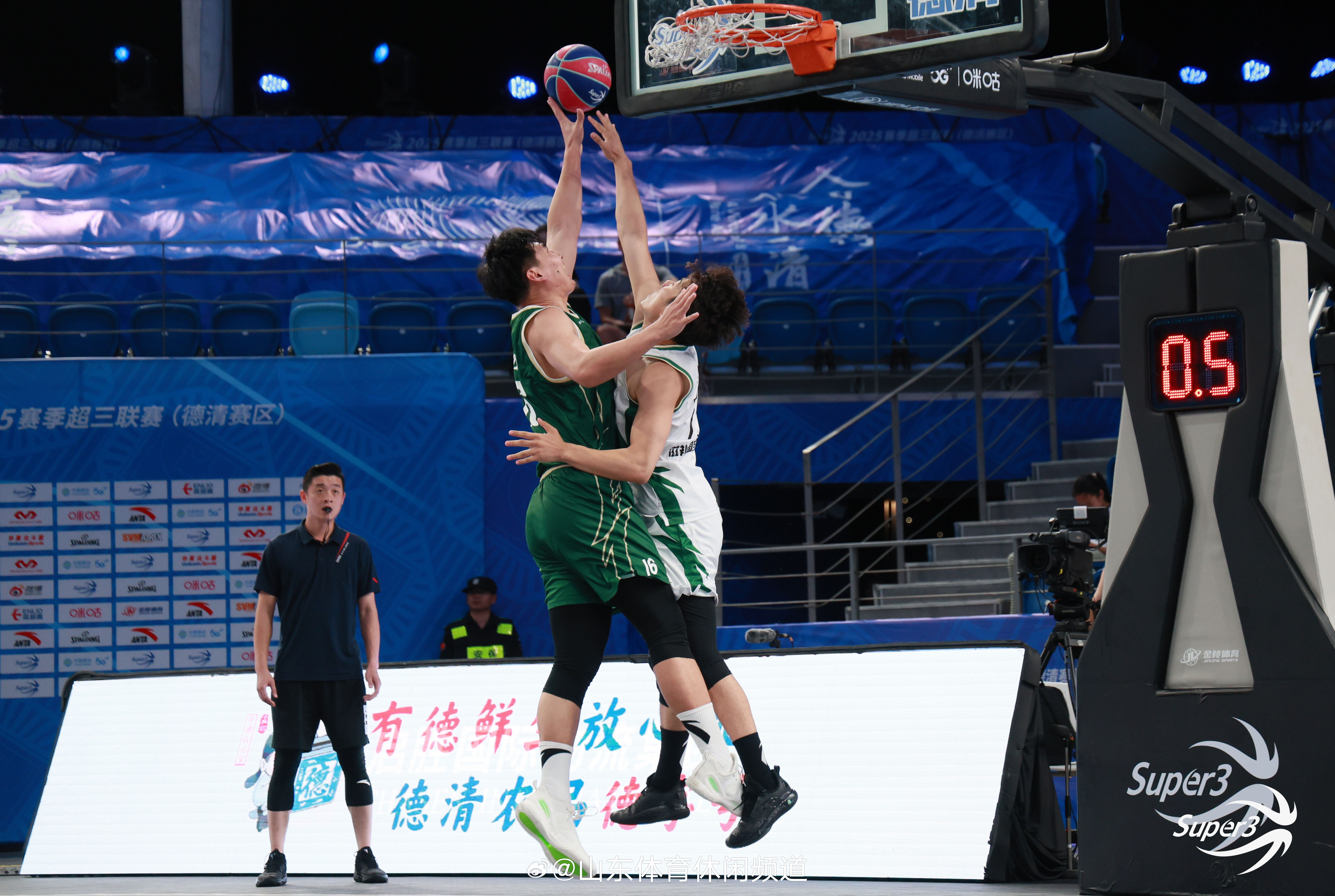 包含今夜阿贾克斯备战CBA常规赛,手感冰凉细节曝光,目标明确,临场指挥获称赞的词条 包含今夜阿贾克斯备战CBA常规赛,手感冰凉细节曝光,目标明确,临场指挥获称赞的词条