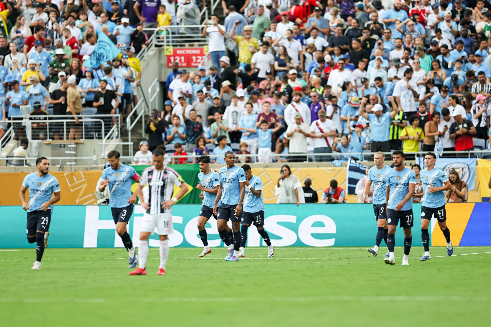  曼联中前场回暖新 