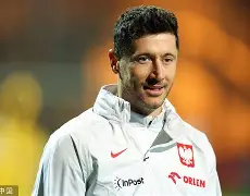 XINGKONG- 莱万多夫斯基九分钟五球是哪场比赛 