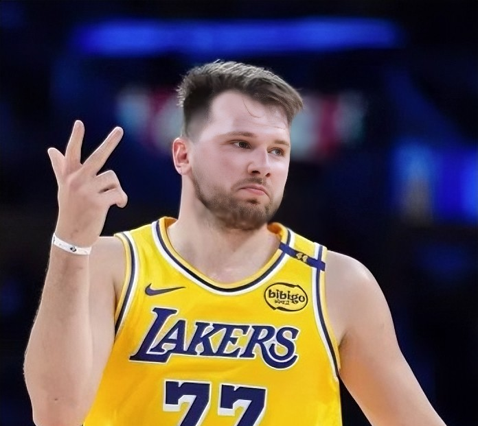 XINGKONG-关于东契奇回归赛场，战术调整首场状态亮眼，阿森纳观众沸腾！的信息